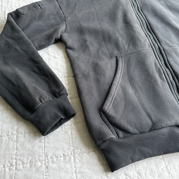 Comfrt Travel Essentials Zip Hoodie, Steel Gray, Medium - Picture 4 of 9